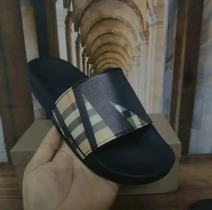 Burberry&Yeezy Slides 3